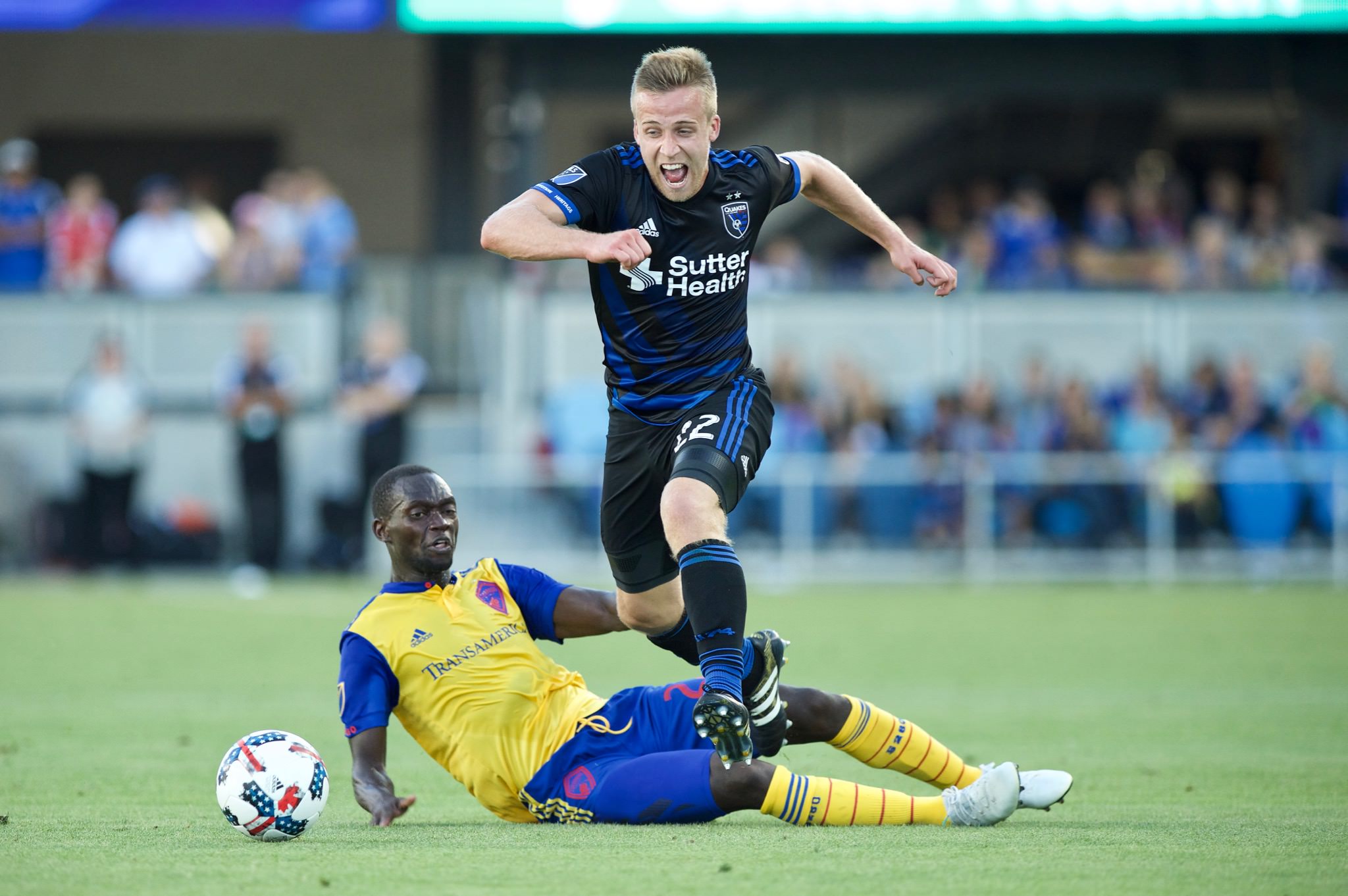 对其表现出 对其表现出