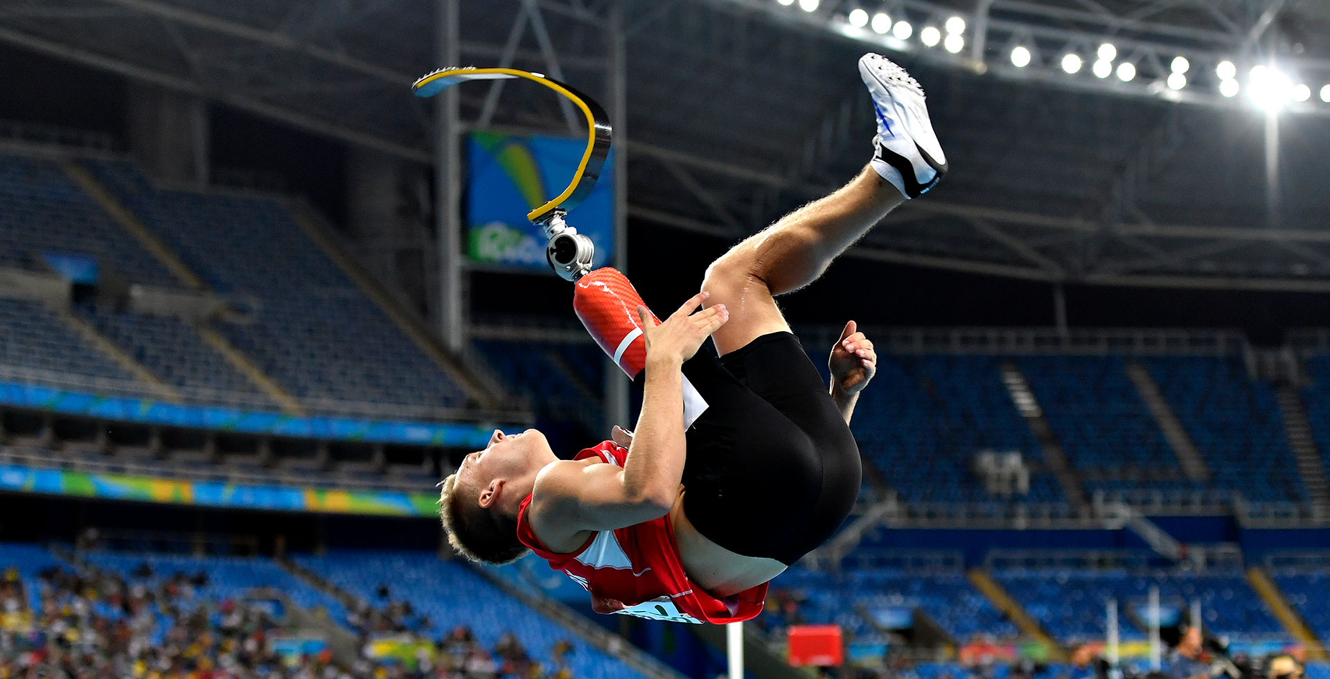 在比赛初期 在比赛初期